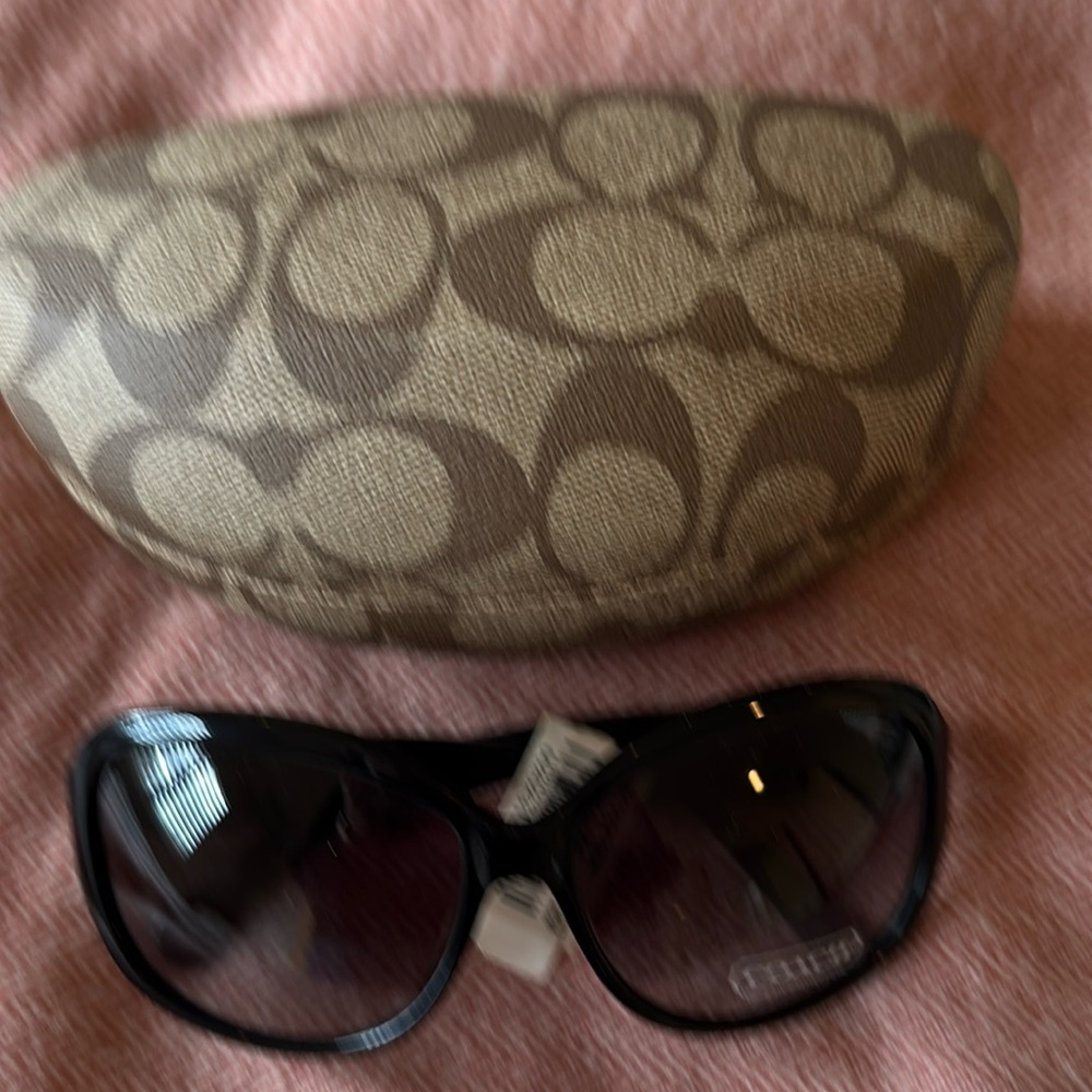 Coach sunglasses, never worn, “Joelle” style, black